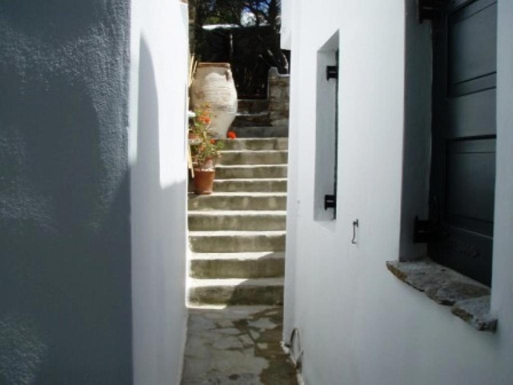 & Rania Mykonos Town